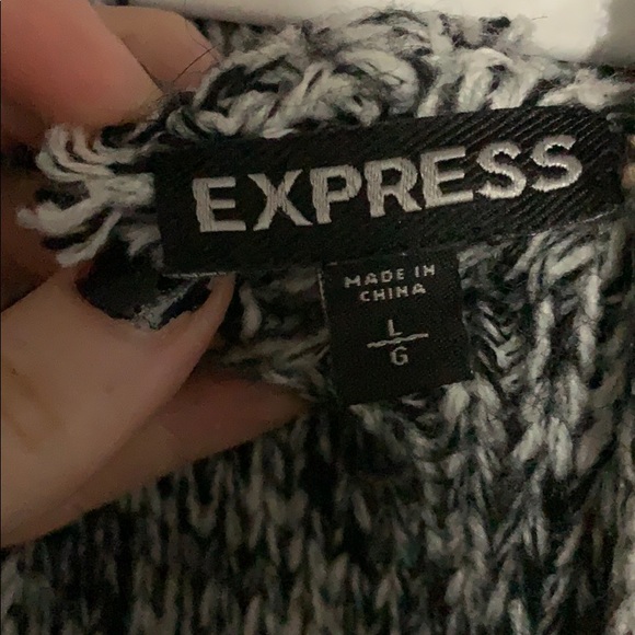 Big & Warm Knitted Hoodie - Picture 3 of 3